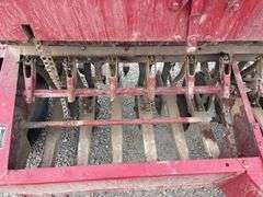 International 510 10' grain drill