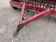 International 510 10' grain drill