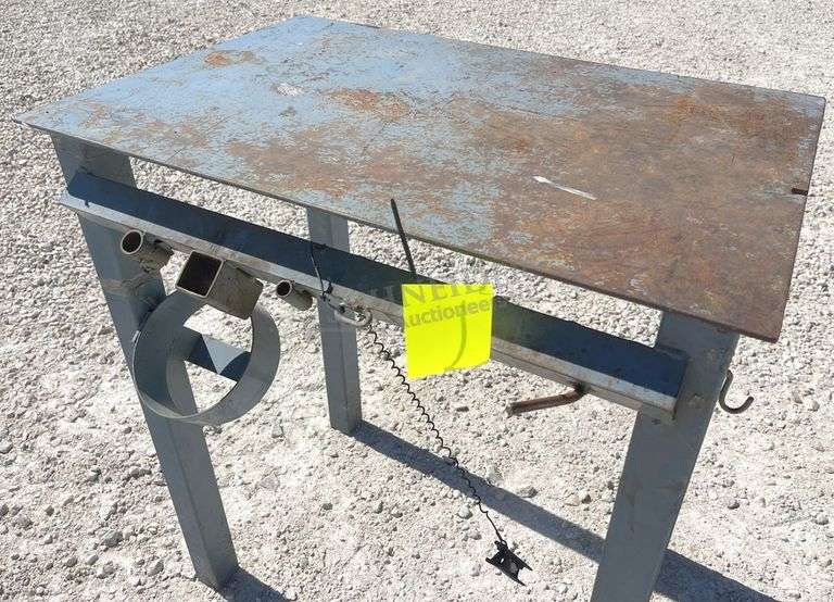 23"x36" steel welding table