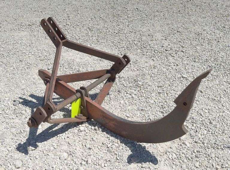 3-point single shank ripper