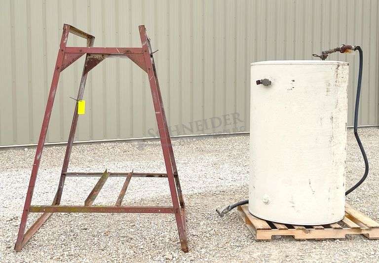 300 gallon steel fuel tank w/ stand