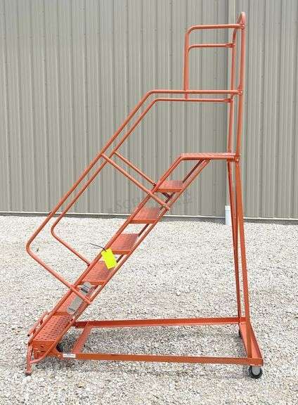 Louisville 5.5' rolling steel utility stairs