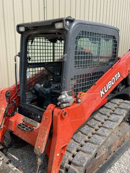 Kubota SVL75-2 skid steer loader