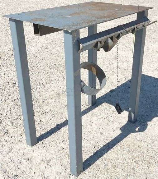 23"x36" steel welding table