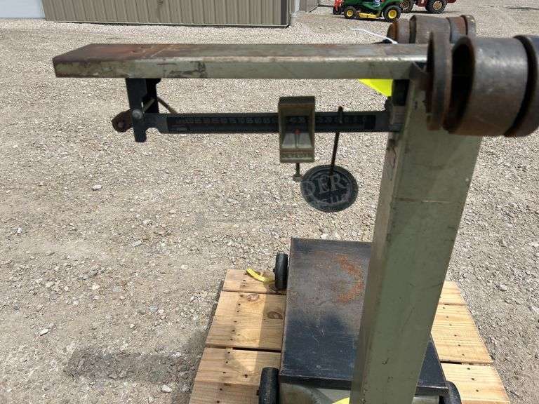 Detecto 1,000 lb. platform scale