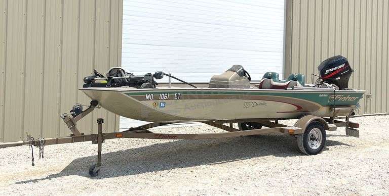 2000 Fisher 17 Dominator aluminum fishing boat