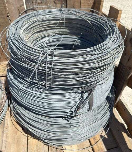 6 rolls of used smooth fence wire