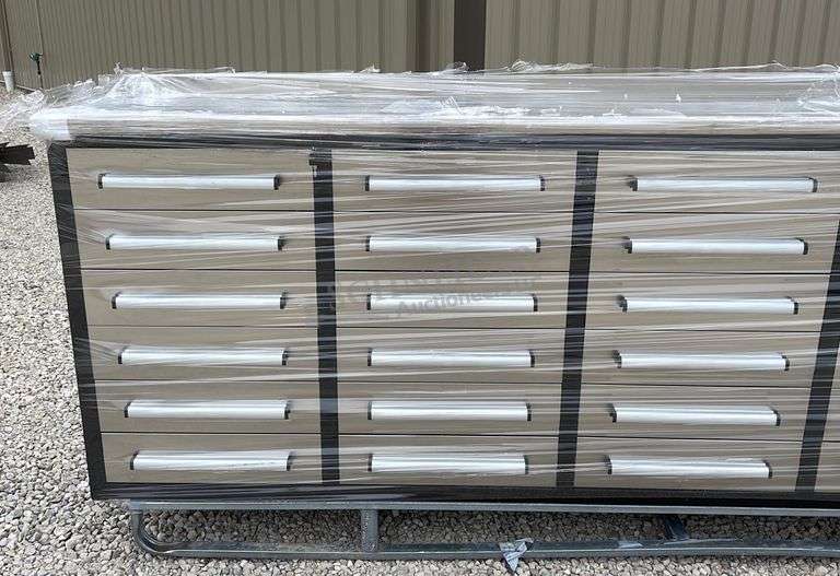 Unused 10' toolbox workbench