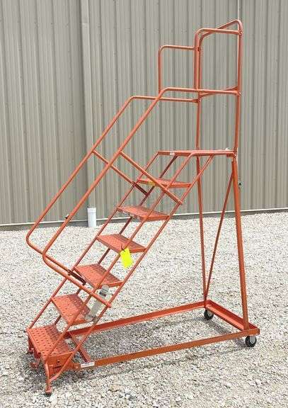 Louisville 5.5' rolling steel utility stairs