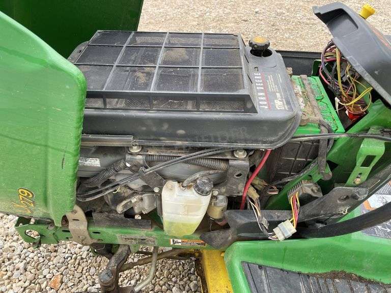 John Deere LX279 riding mower