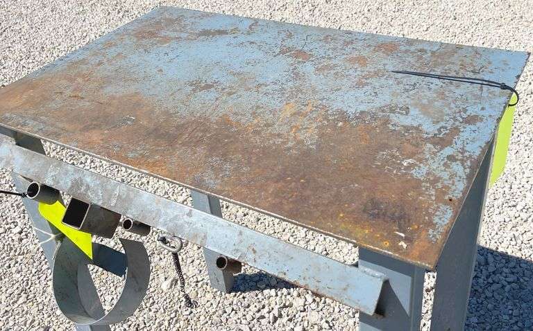 23"x36" steel welding table