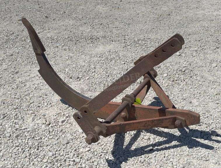 3-point single shank ripper