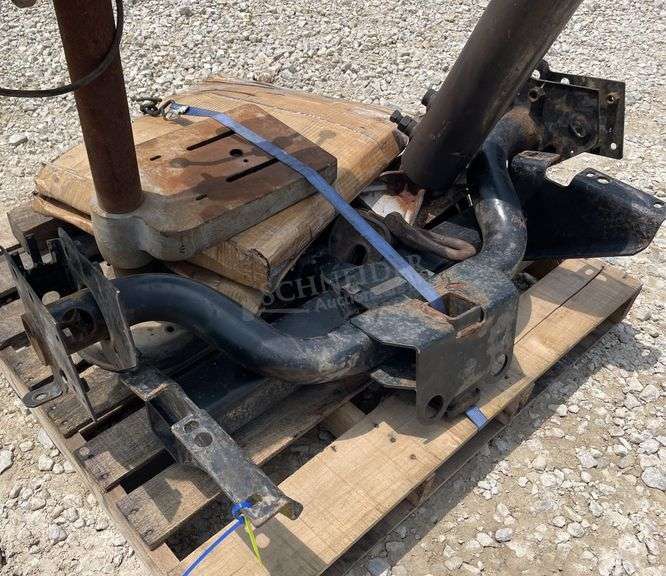 Group of shop and trailer hitch items