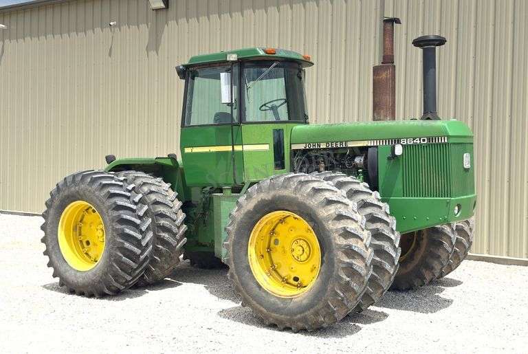 John Deere 8640 4-wheel drive tractor