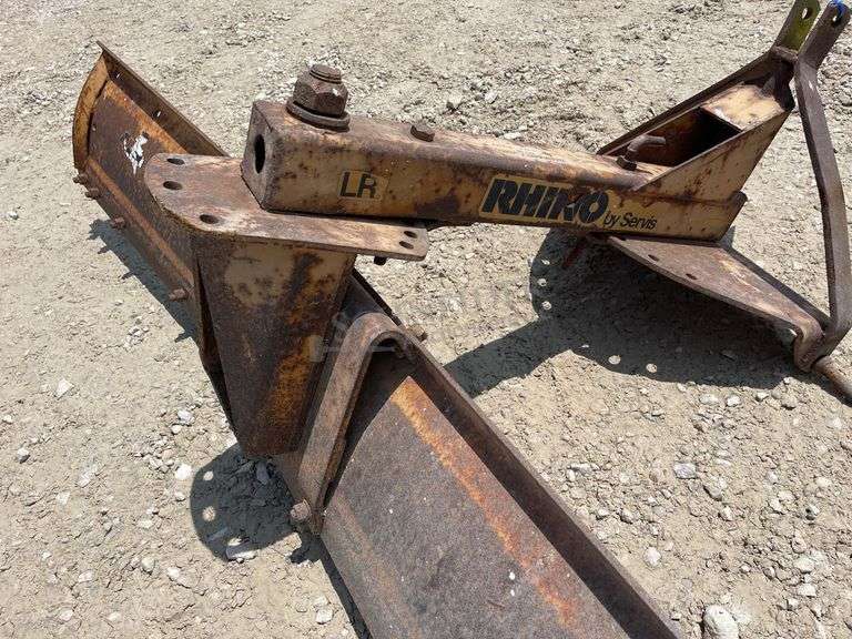 Rhino 7' 3-point grader blade, blade is bent