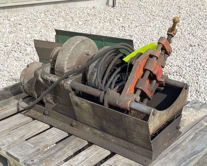 Toledo 999 pipe threader w/ dies, 110 volts