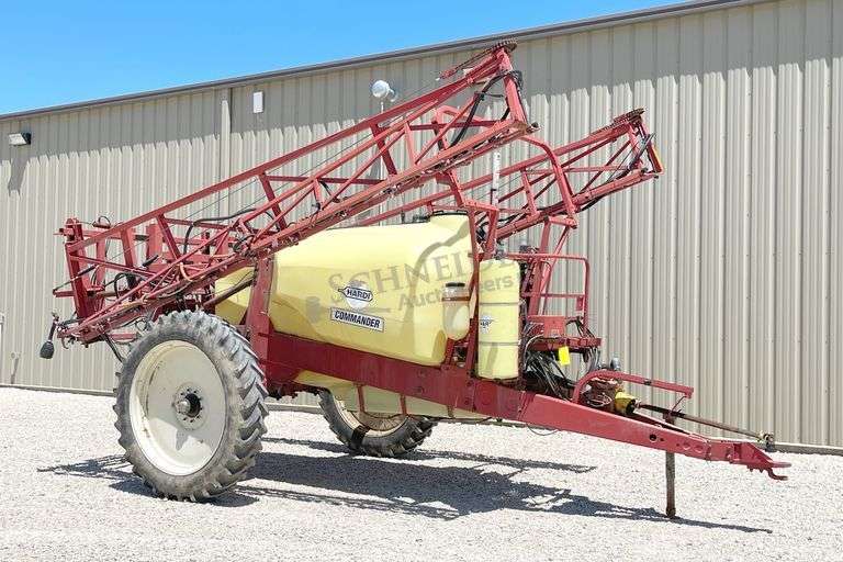 Hardi Commander 1,200 gallon sprayer