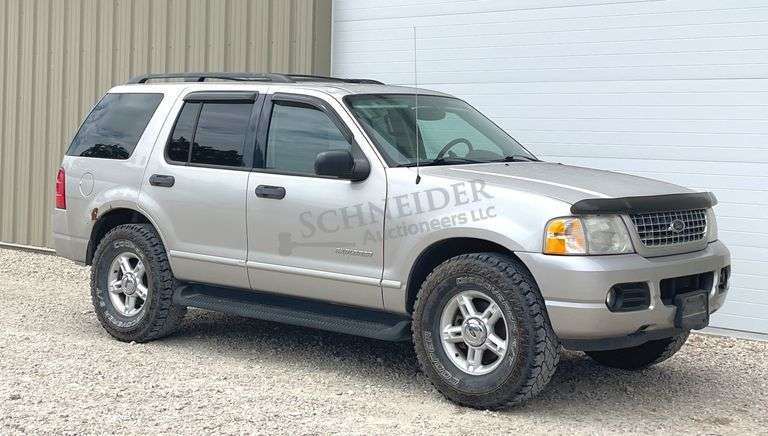 2004 Ford Explorer XLT 4x4 SUV