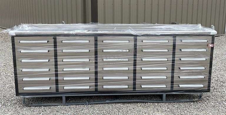 Unused 10' toolbox workbench, slight transport damage