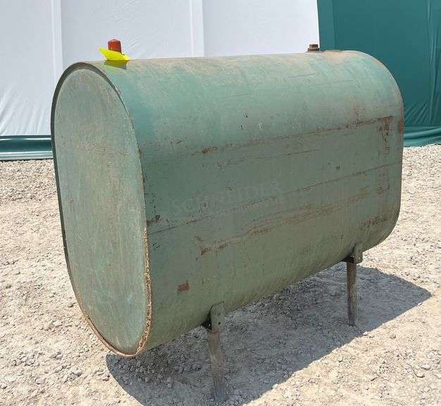 5' wide steel oil tank w/ legs