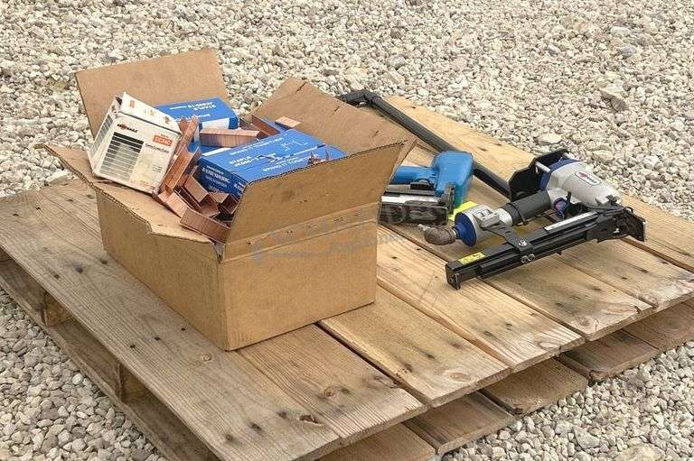 2 air staple guns w/ staples