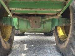 John Deere 8640 4-wheel drive tractor