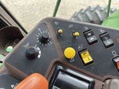 John Deere 9500 4x4 combine