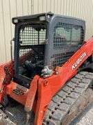 Kubota SVL75-2 skid steer loader