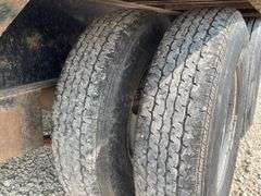 2009 PJ 30' flatbed gooseneck trailer