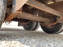 2009 PJ 30' flatbed gooseneck trailer