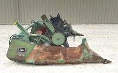 John Deere 216 16' grain head