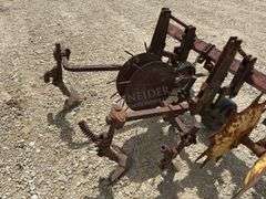 IH 6-row 3-point cultivator