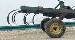 Oliver 466 9' chisel plow