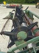 John Deere 216 16' grain head