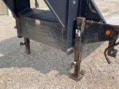2009 PJ 30' flatbed gooseneck trailer