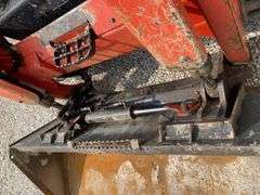 Kubota SVL75-2 skid steer loader