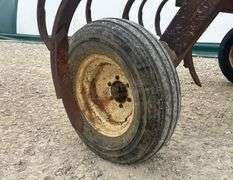 Oliver 466 9' chisel plow