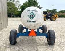 Lely wagon gear w/ 1,000 gallon anhydrous tank