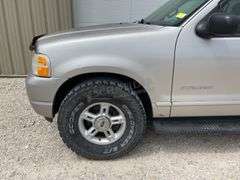 2004 Ford Explorer XLT 4x4 SUV