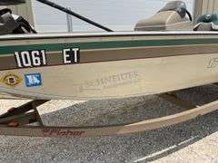 2000 Fisher 17 Dominator aluminum fishing boat