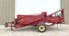 New Holland 273 square hay baler