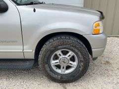 2004 Ford Explorer XLT 4x4 SUV