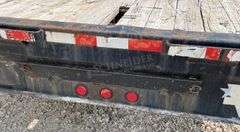 2009 PJ 30' flatbed gooseneck trailer