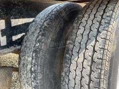 2009 PJ 30' flatbed gooseneck trailer