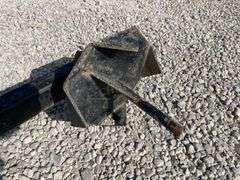 3-point bale unroller w/ squeeze cylinder