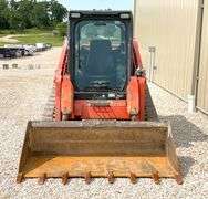 Kubota SVL75-2 skid steer loader