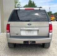 2004 Ford Explorer XLT 4x4 SUV
