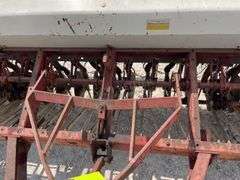 International 10 9' grain drill