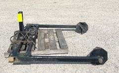 3-point bale unroller w/ squeeze cylinder