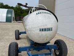 Lely wagon gear w/ 1,000 gallon anhydrous tank